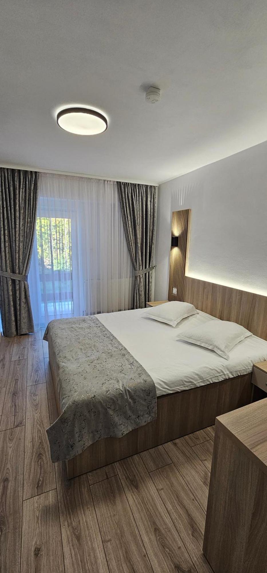 Motel Cristina Bicaz Eksteriør billede